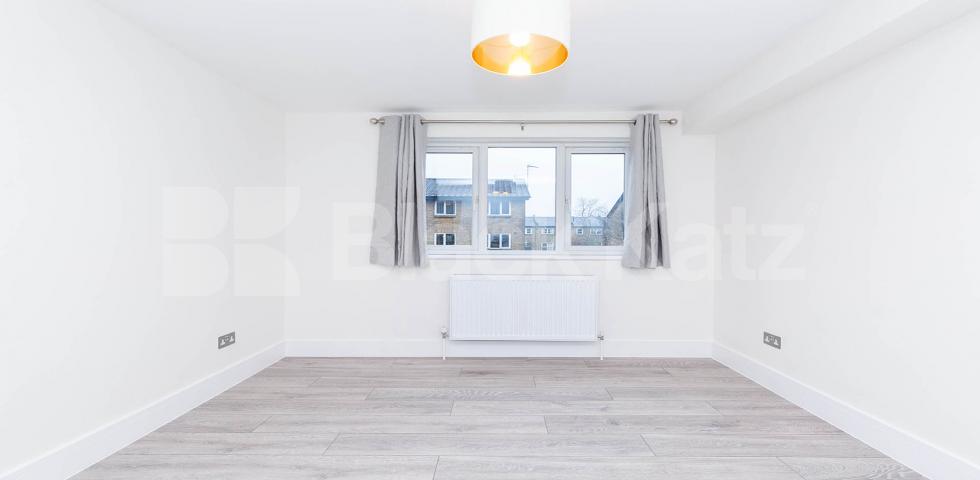 			REFURBISHED TWO BEDROOM PROPERTY , 2 Bedroom, 1 bath, 1 reception Flat			 Adolphus Road, FINSBURY PARK-MANOR HOUSE